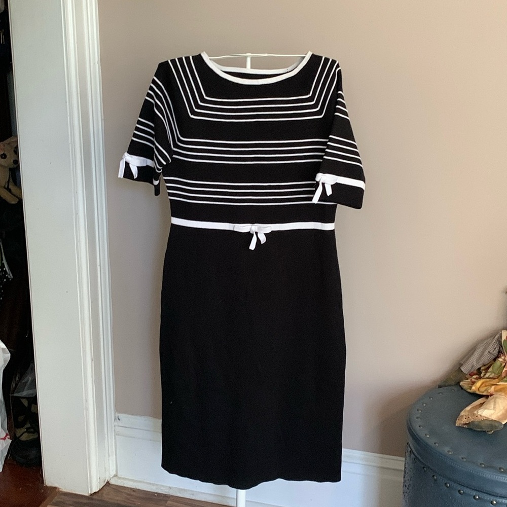 Preston & York 3 bow knit dress. Worn about 5x.